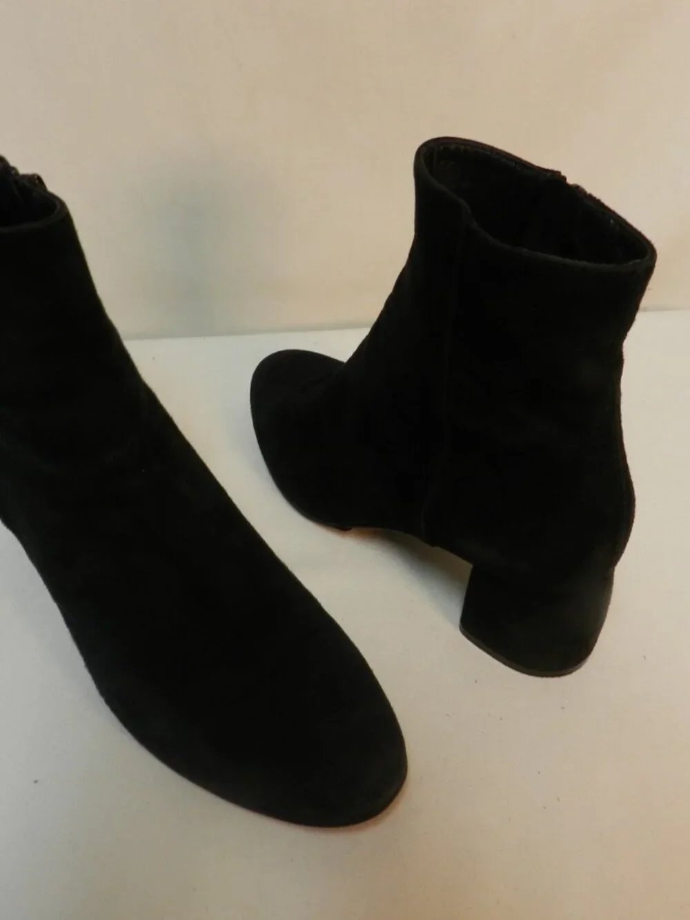 AGL Suede Size 37.5 US 7.5 black ankle zip pumps heels Attilio Giusti Italy